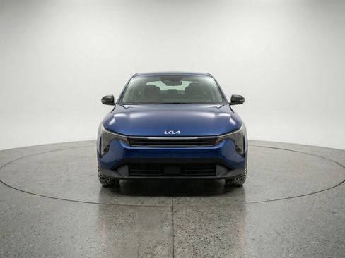 Used 2025 Kia K4 LXS image 2