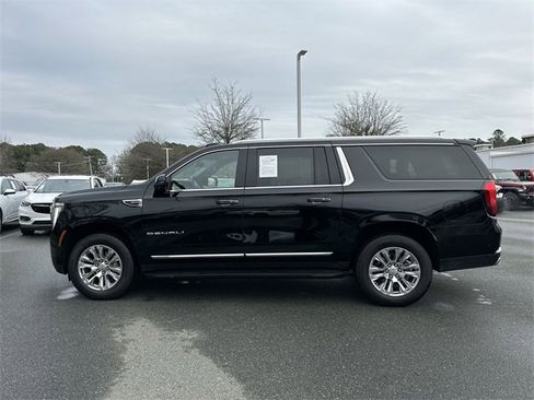 Used 2025 GMC Yukon XL Denali image 2