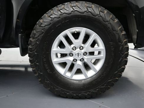 Used 2019 Nissan Frontier SV image 9