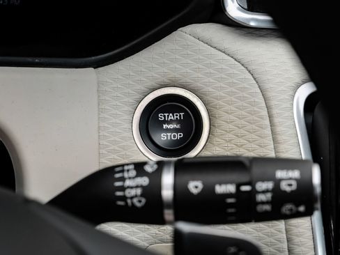 Used 2023 Land Rover Range Rover Velar R-Dynamic S image 25