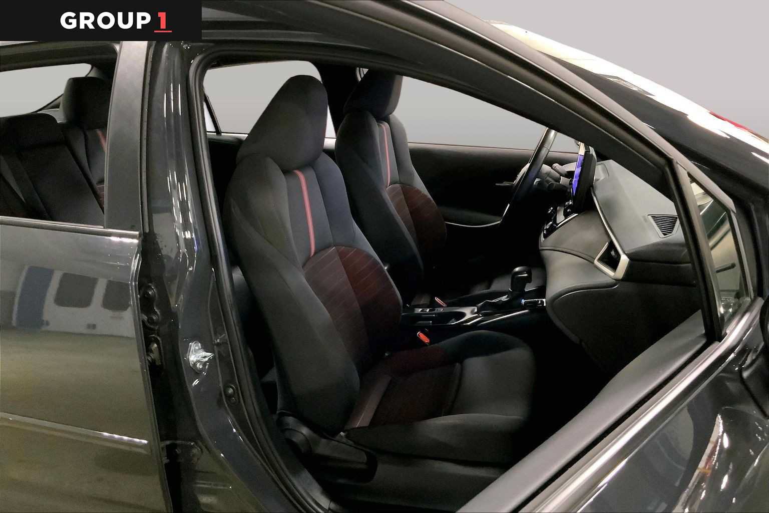 Certified 2025 Toyota Corolla SE w/ Convenience Package FWD image 9