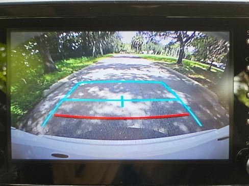 Used 2019 Toyota C-HR XLE FWD image 26