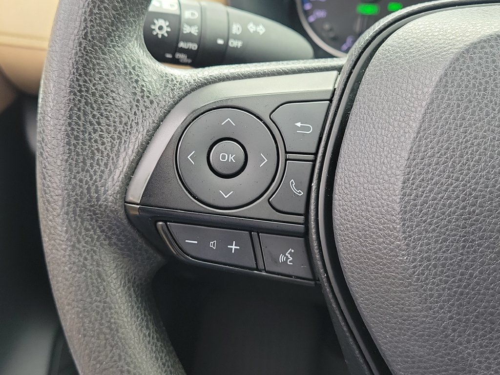 Used 2021 Toyota RAV4 XLE w/ Convenience Package AWD/4WD image 9