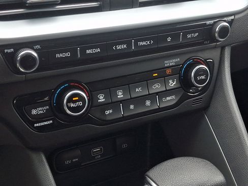 Used 2022 Kia Niro LX image 15