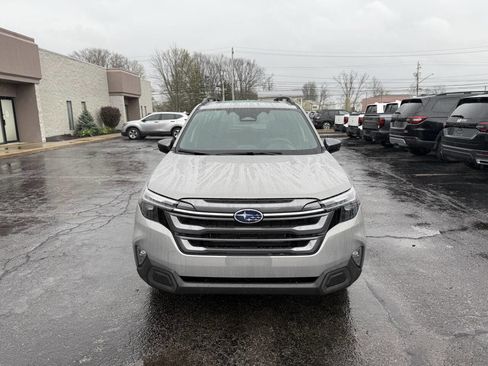 Used 2025 Subaru Forester Limited w/ Popular Package image 5