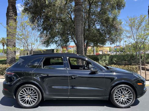 Used 2019 Porsche Cayenne S image 17