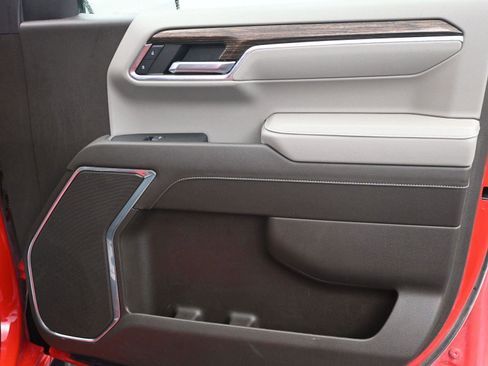 Used 2024 GMC Sierra 1500 SLE w/ Preferred Package image 10