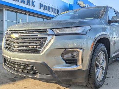 Used 2023 Chevrolet Traverse LT image 12