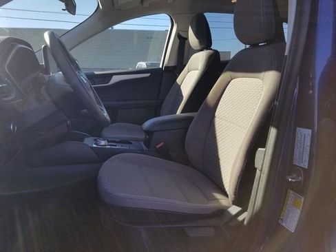 Used 2022 Ford Escape SE image 12