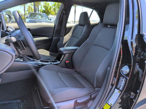 Used 2025 Toyota Corolla SE w/ SE Package FWD image 16