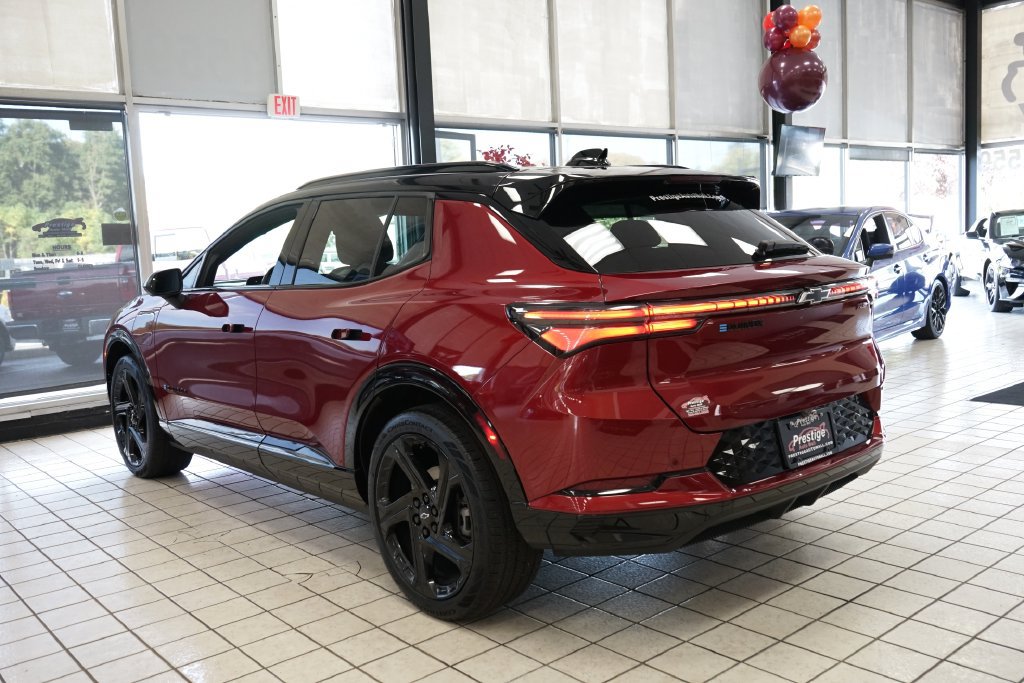 Used 2024 Chevrolet Equinox EV RS w/ Active Safety Package 3 FWD image 4