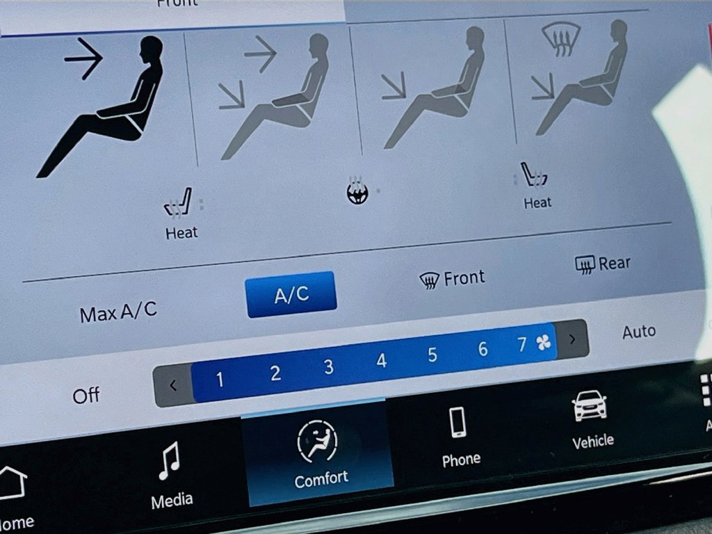 Used 2026 Chrysler Pacifica Select FWD image 19