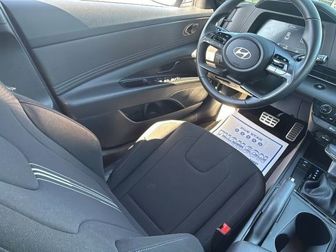 Used 2025 Hyundai Elantra Sport image 14