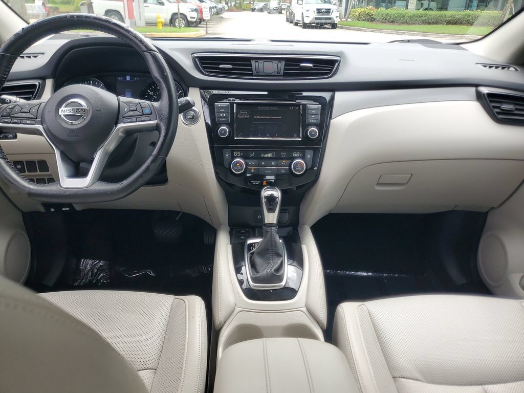 Certified 2020 Nissan Rogue Sport SL w/ Premium Package FWD image 12
