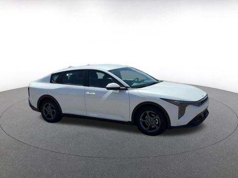 Used 2026 Kia K4 FWD image 2