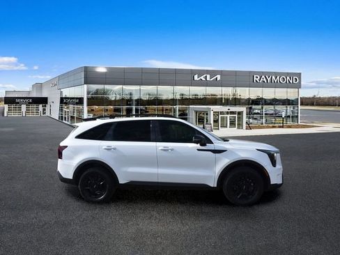 Certified 2024 Kia Sorento SX Prestige AWD/4WD image 2