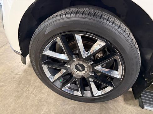 Used 2018 Ford Expedition Max Limited w/ Equipment Group 301A AWD/4WD image 43