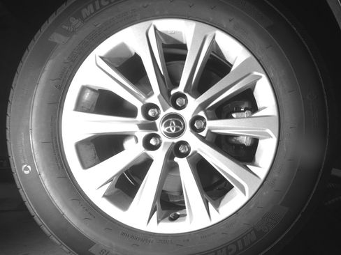 Used 2025 Toyota Grand Highlander FWD image 15