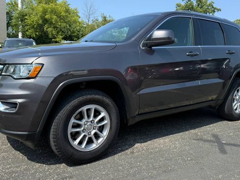 Used 2019 Jeep Grand Cherokee Laredo AWD/4WD image 5
