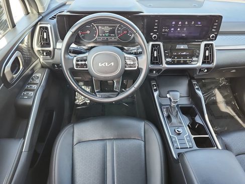 Used 2022 Kia Sorento S FWD image 19