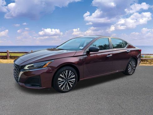 Used 2025 Nissan Altima 2.5 SV FWD image 4