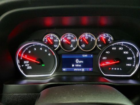 Used 2020 Chevrolet Silverado 1500 RST AWD/4WD image 16