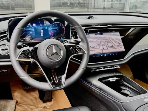 New 2026 Mercedes-Benz E 450 4MATIC Sedan image 27