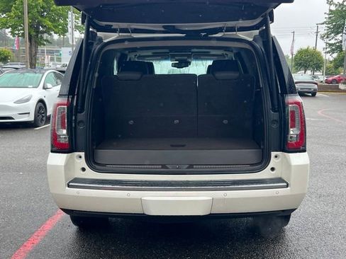 Used 2015 GMC Yukon Denali w/ Premium Package AWD/4WD image 12