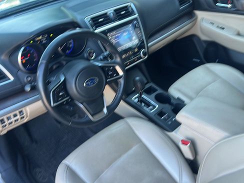 Used 2018 Subaru Outback 3.6R Limited AWD/4WD image 8