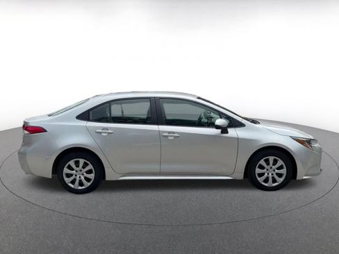 Used 2025 Toyota Corolla LE FWD image 16