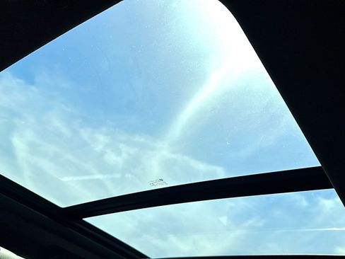 Used 2021 GMC Yukon Denali w/ Denali Premium Package image 36