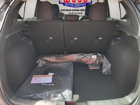 Used 2025 Nissan Kicks Play S image 14