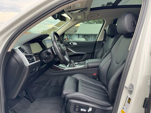 Used 2021 BMW X7 xDrive40i w/ Premium Package image 19