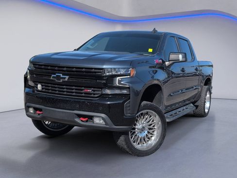 Used 2021 Chevrolet Silverado 1500 LT Trail Boss w/ Convenience Package II AWD/4WD image 2