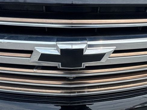 Used 2023 Chevrolet Suburban High Country w/ Advanced Technology Package AWD/4WD image 31
