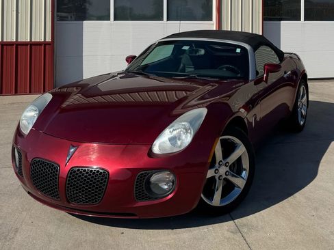 Used 2009 Pontiac Solstice GXP w/ Premium Package image 3