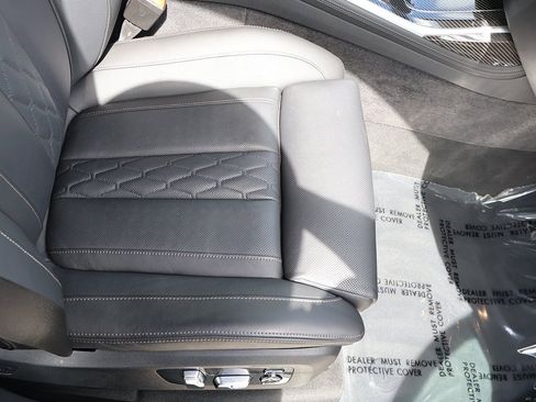 Used 2026 BMW X7 M60i image 36