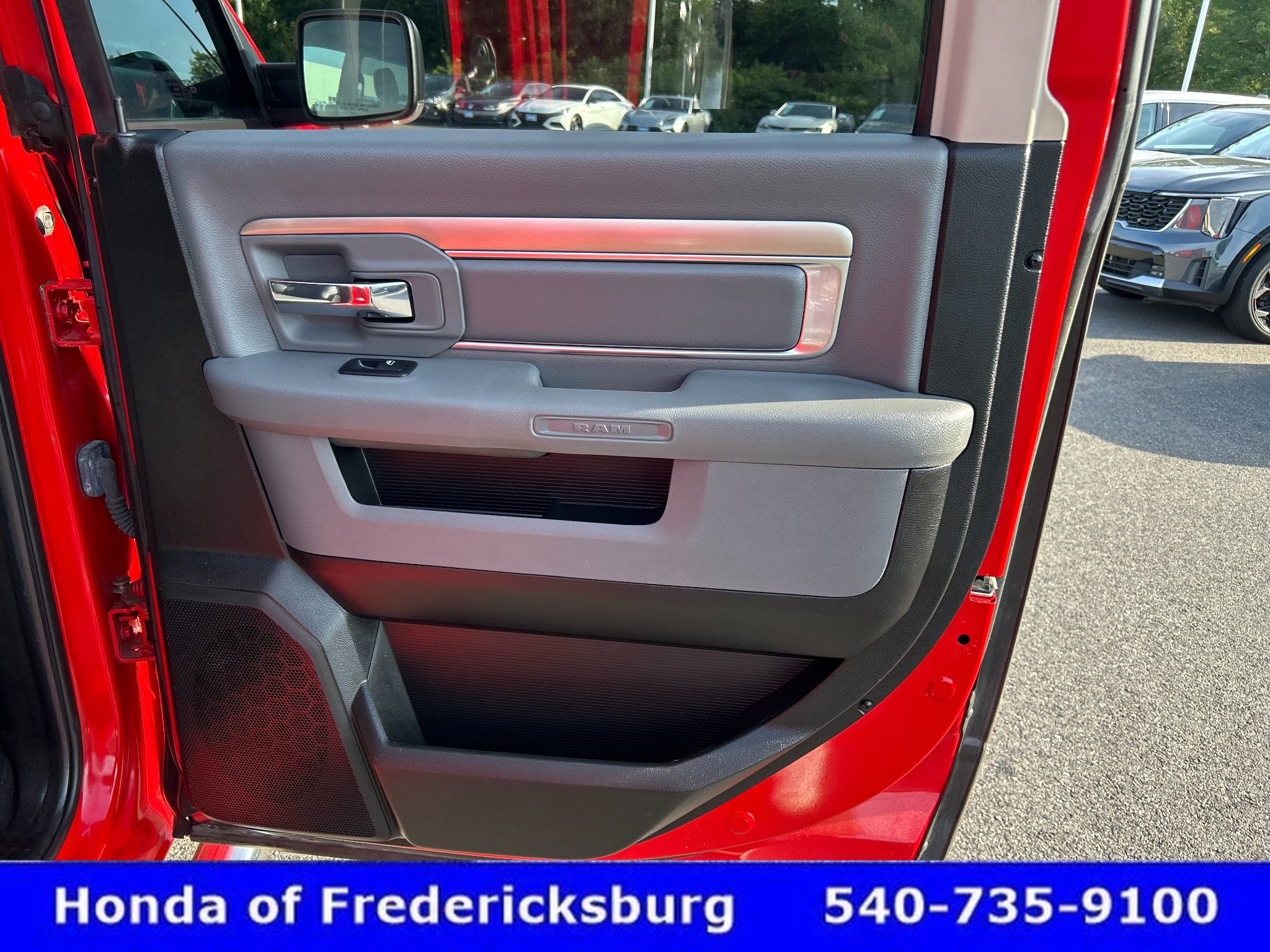 Used 2019 RAM 1500 Big Horn AWD/4WD image 13