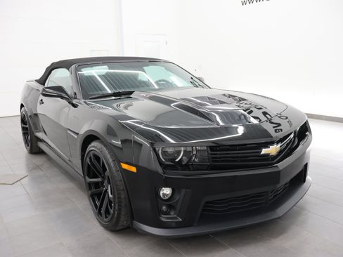 Used 2015 Chevrolet Camaro ZL1 RWD image 2