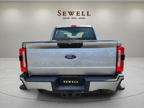 Used 2023 Ford F250 XL w/ STX Appearance Package AWD/4WD image 4