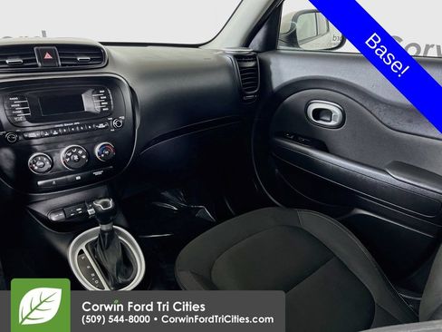 Used 2015 Kia Soul FWD image 24