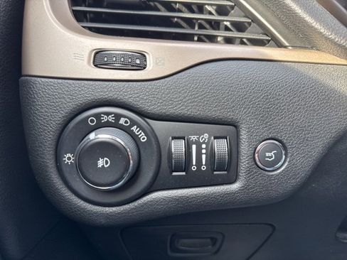 Used 2014 Jeep Cherokee Limited w/ Technology Group image 26