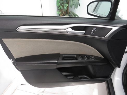 Used 2020 Ford Fusion S FWD image 25