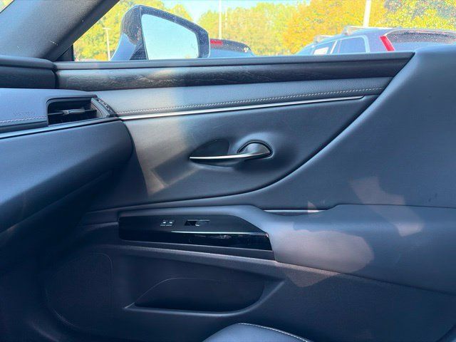 Used 2023 Lexus ES 250 w/ Premium Package AWD/4WD image 10
