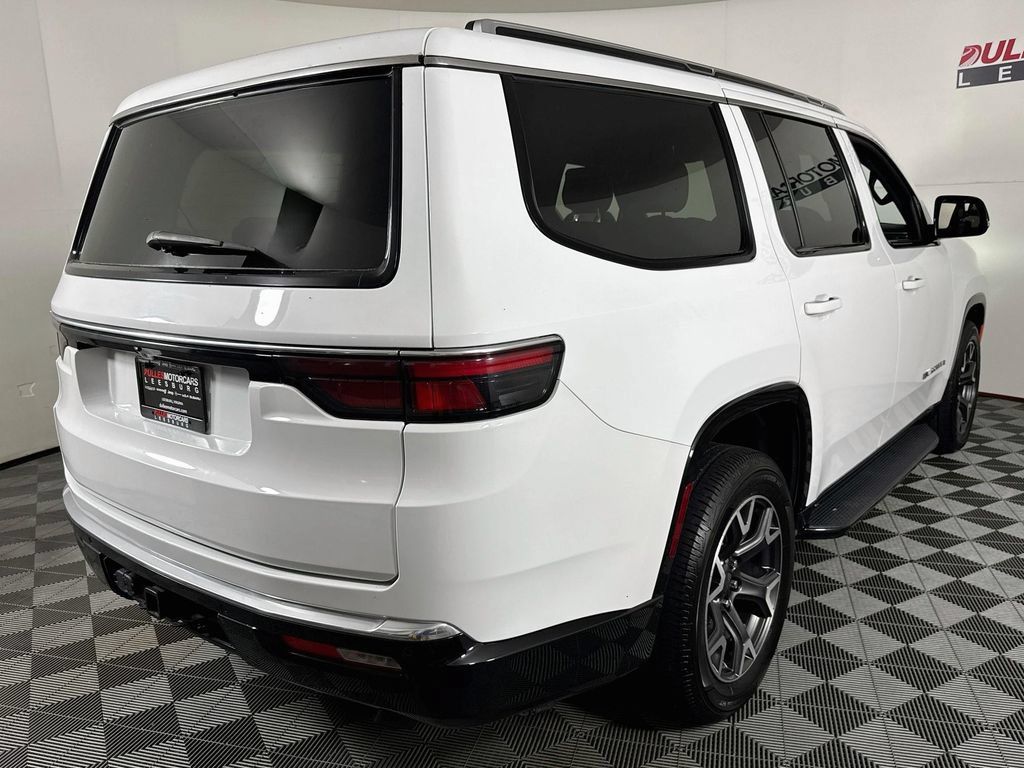Used 2024 Jeep Wagoneer Series III AWD/4WD image 7