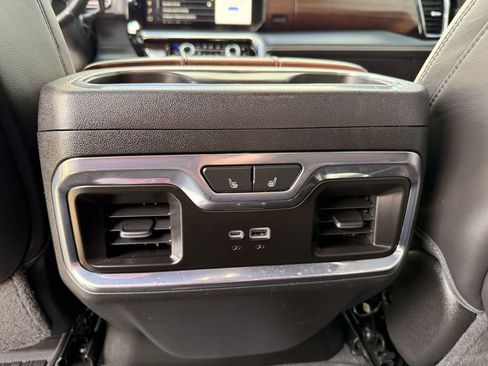 Used 2025 GMC Sierra 3500 Denali Ultimate AWD/4WD image 31