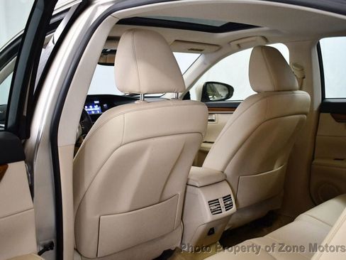 Used 2013 Lexus ES 300h image 23