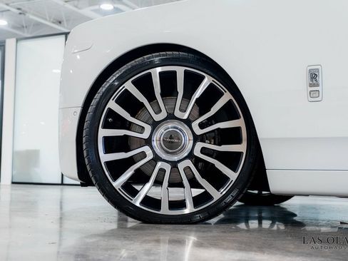 Used 2024 Rolls-Royce Phantom Sedan RWD image 68