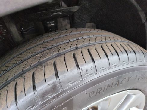 Used 2020 Toyota RAV4 Limited image 28