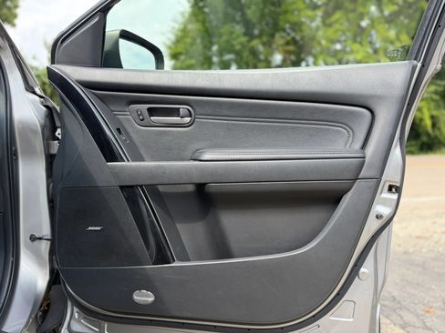 Used 2009 MAZDA CX-9 Touring w/ Moonroof & Bose Audio Pkg FWD image 19